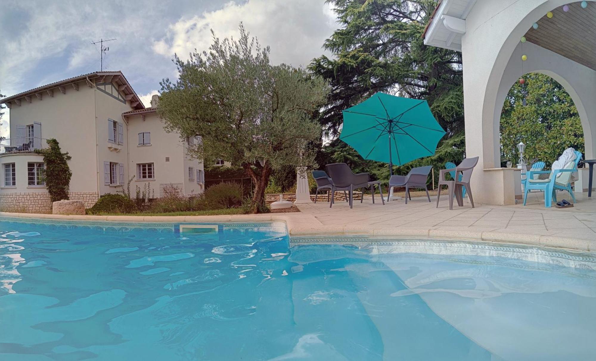 La Maison Basque Sainte-Livrade-sur-Lot Εξωτερικό φωτογραφία
