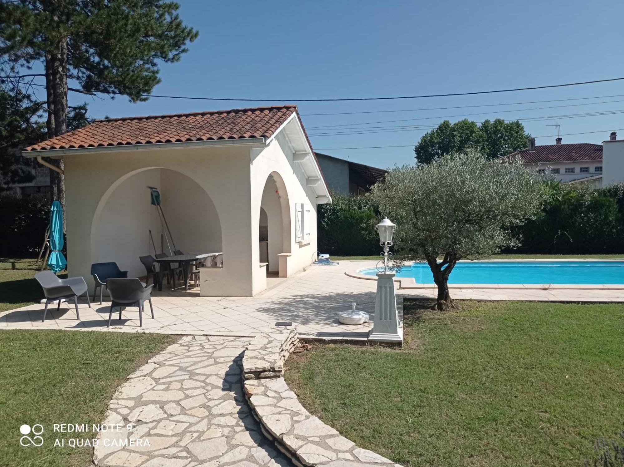 La Maison Basque Sainte-Livrade-sur-Lot Εξωτερικό φωτογραφία