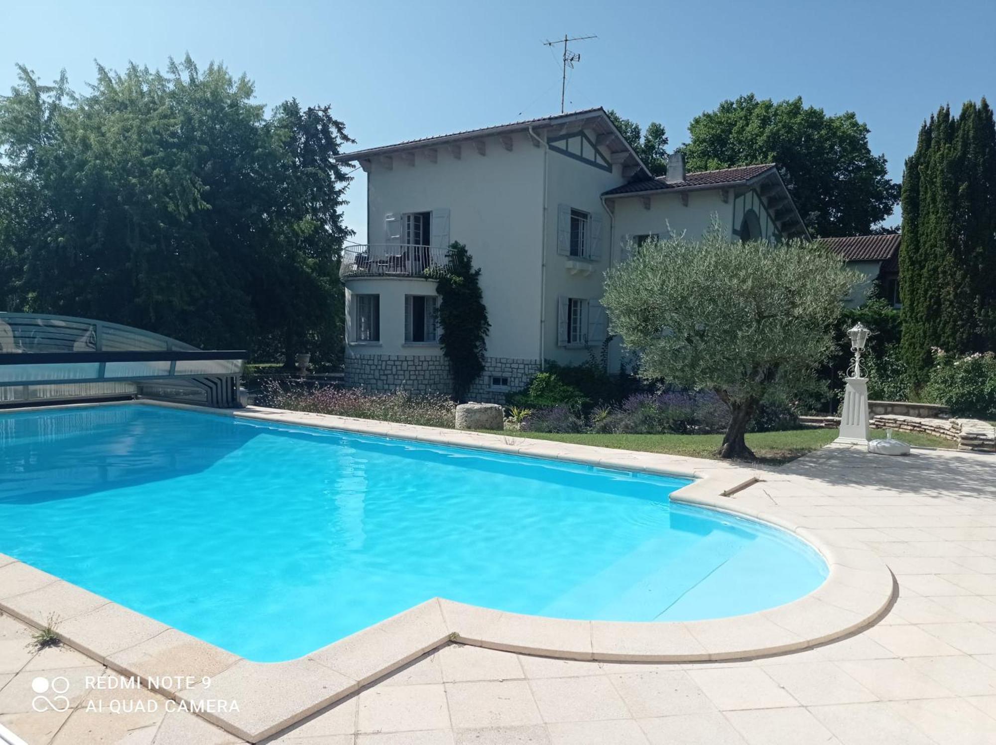 La Maison Basque Sainte-Livrade-sur-Lot Εξωτερικό φωτογραφία