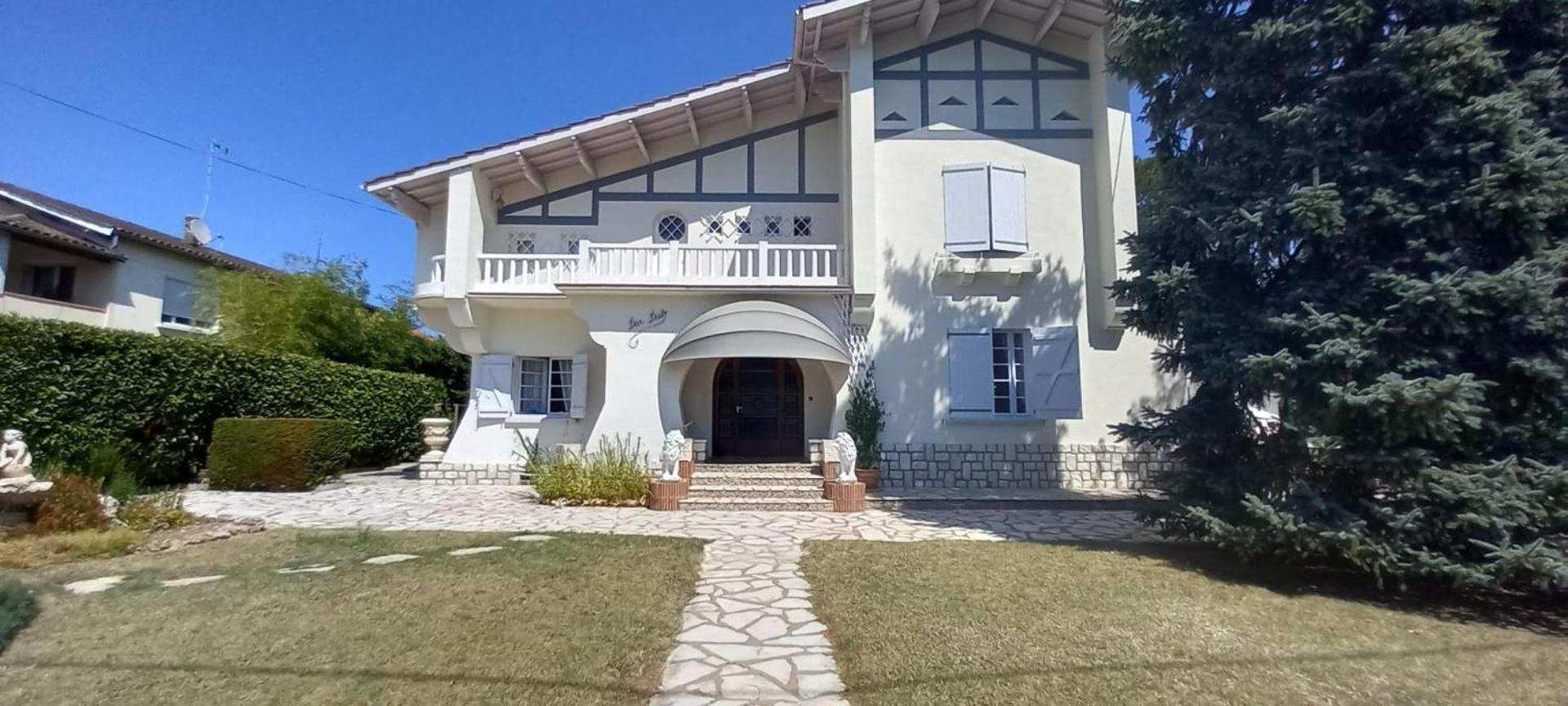 La Maison Basque Sainte-Livrade-sur-Lot Εξωτερικό φωτογραφία